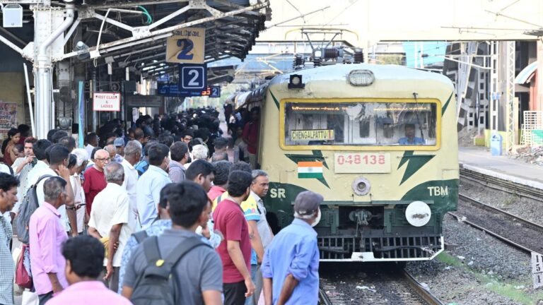 Signal failure disrupts trains services on Beach-Tambaram and Chengalpattu corridor